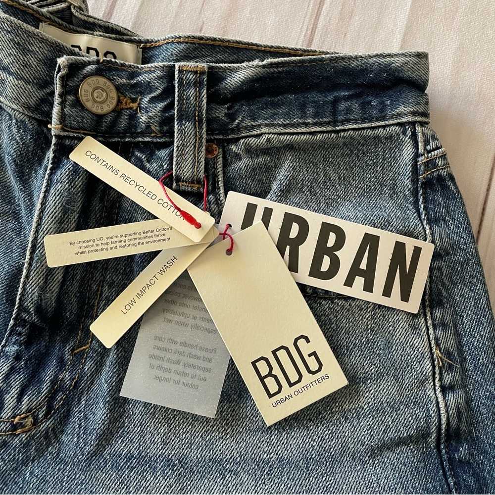 NWT BDG Logan Loose Barrel Jeans Women’s 27 Blue Denim Buckle Baggy Boyfriend - Picture 11 of 16